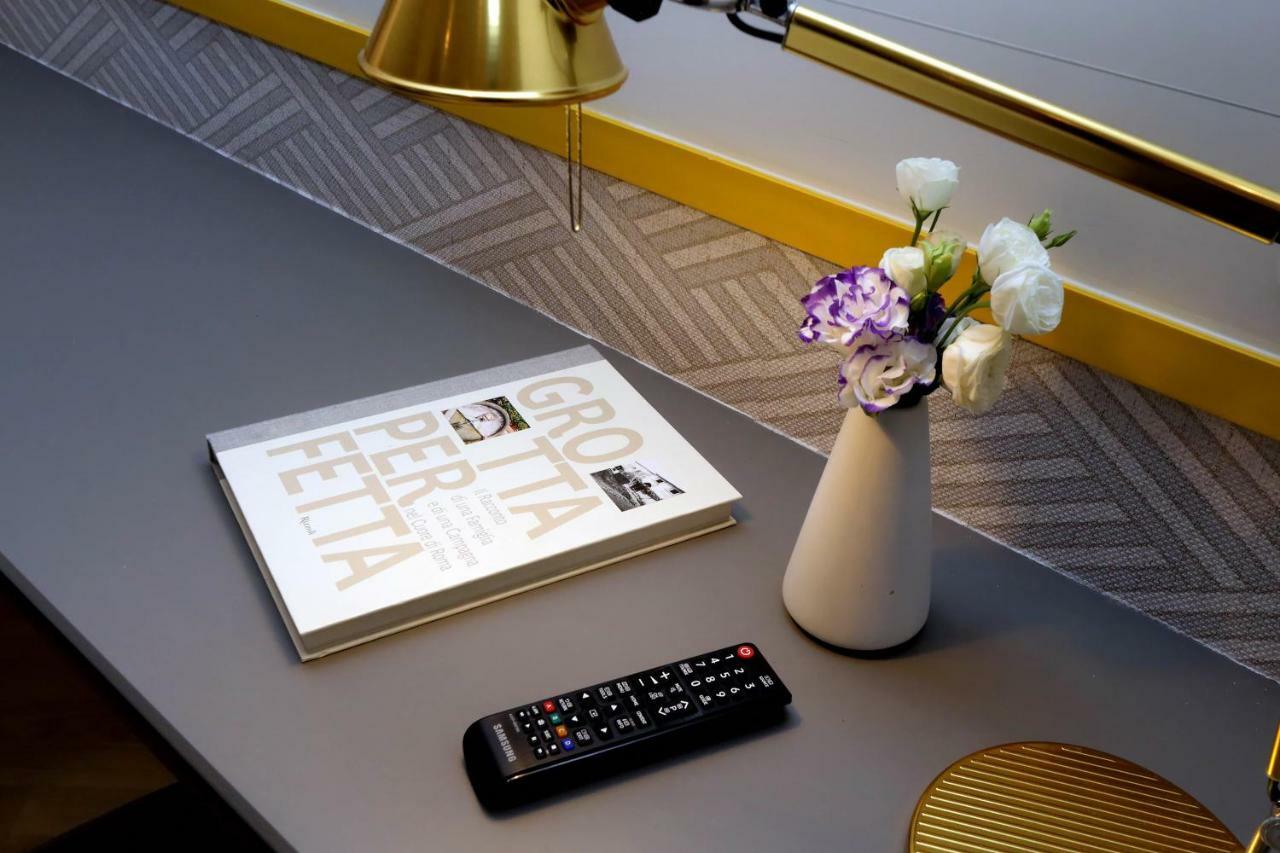 Roma Five Suites Bagian luar foto