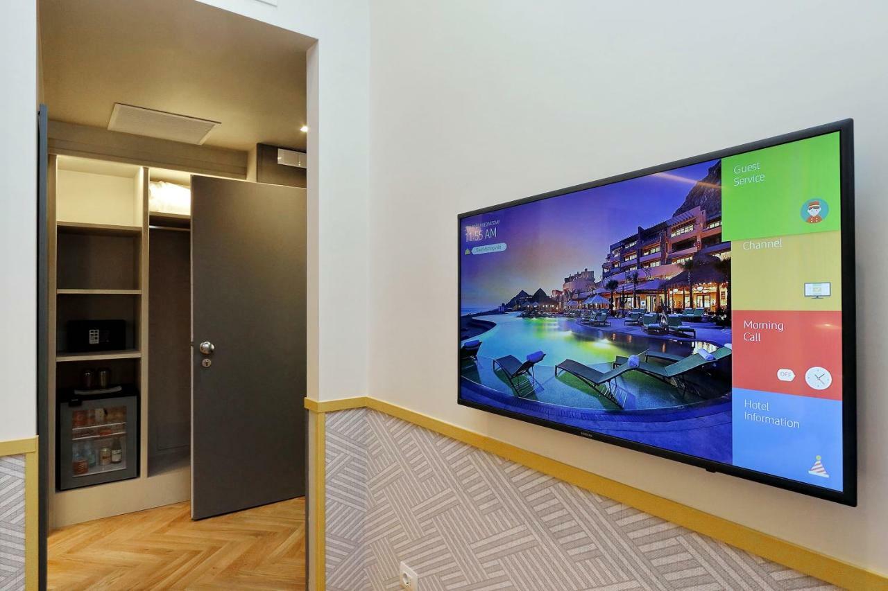 Roma Five Suites Bagian luar foto